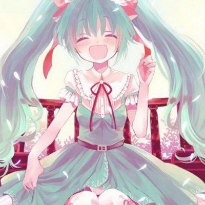 女子亲宝宝脚丫嘴唇肿成香肠